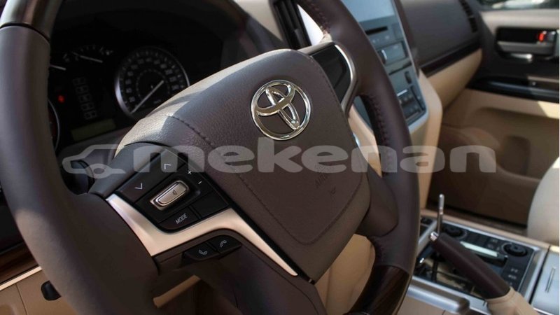Big with watermark toyota land cruiser aragatsotn import dubai 2667