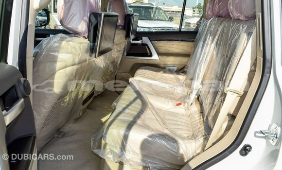 Buy Import Toyota Land Cruiser White Car in Import - Dubai in Aragatsotn Buy Import Toyota Land Cruiser White Car in Import - Dubai in Aragatsotn