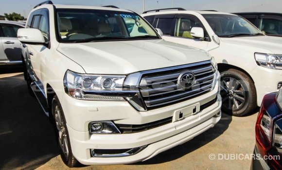 Buy Import Toyota Land Cruiser White Car in Import - Dubai in Aragatsotn Buy Import Toyota Land Cruiser White Car in Import - Dubai in Aragatsotn
