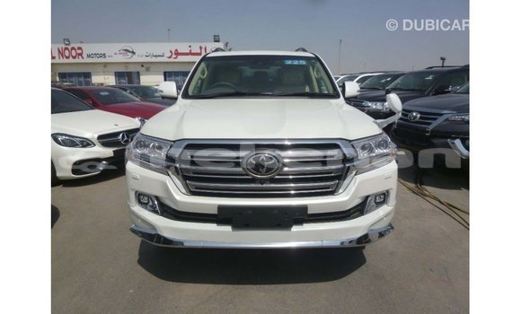 Buy Import Toyota Land Cruiser White Car in Import - Dubai in Aragatsotn Buy Import Toyota Land Cruiser White Car in Import - Dubai in Aragatsotn