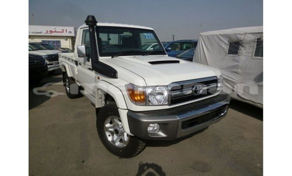 Buy Import Toyota Land Cruiser White Car in Import - Dubai in Aragatsotn Buy Import Toyota Land Cruiser White Car in Import - Dubai in Aragatsotn