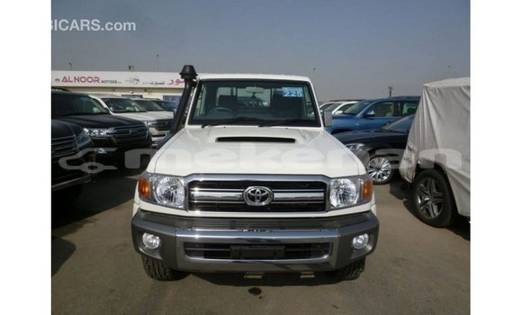 Buy Import Toyota Land Cruiser White Car in Import - Dubai in Aragatsotn Buy Import Toyota Land Cruiser White Car in Import - Dubai in Aragatsotn