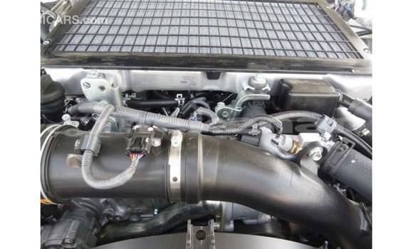 Buy Import Toyota Land Cruiser White Car in Import - Dubai in Aragatsotn Buy Import Toyota Land Cruiser White Car in Import - Dubai in Aragatsotn