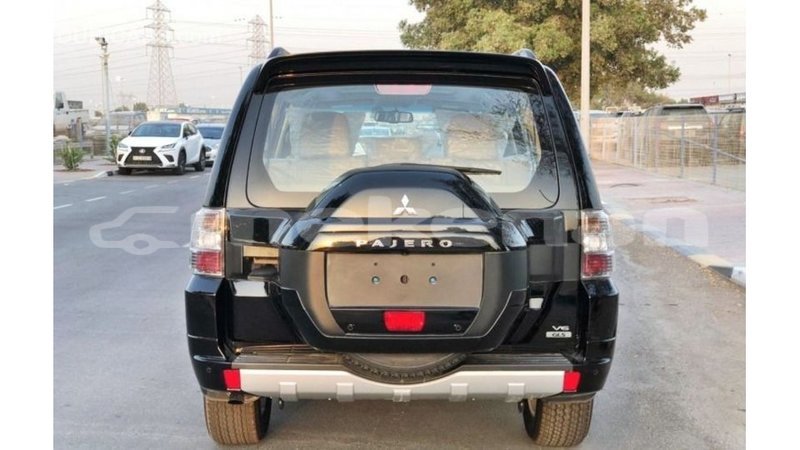 Big with watermark mitsubishi pajero aragatsotn import dubai 2702