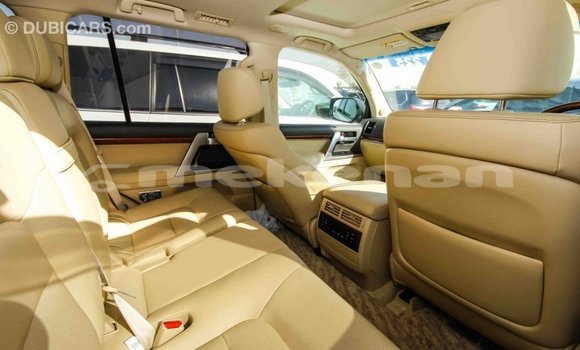 Buy Import Toyota Land Cruiser White Car in Import - Dubai in Aragatsotn Buy Import Toyota Land Cruiser White Car in Import - Dubai in Aragatsotn