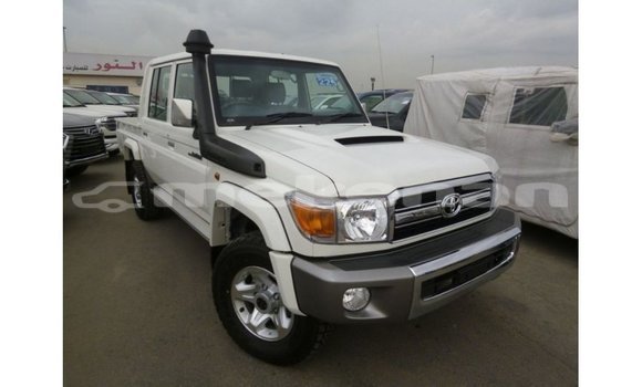 Buy Import Toyota Land Cruiser White Car in Import - Dubai in Aragatsotn Buy Import Toyota Land Cruiser White Car in Import - Dubai in Aragatsotn