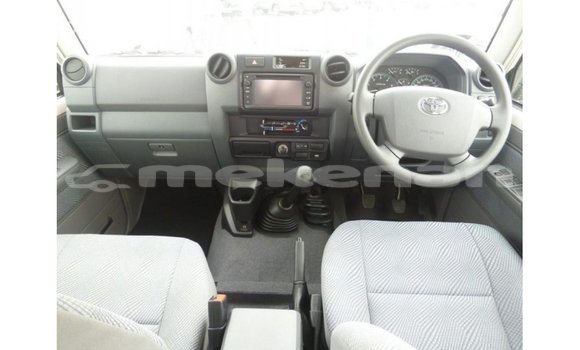 Buy Import Toyota Land Cruiser White Car in Import - Dubai in Aragatsotn Buy Import Toyota Land Cruiser White Car in Import - Dubai in Aragatsotn