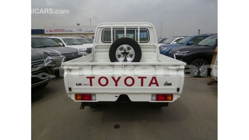 Big with watermark toyota land cruiser aragatsotn import dubai 2704