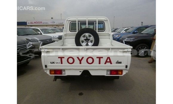Buy Import Toyota Land Cruiser White Car in Import - Dubai in Aragatsotn Buy Import Toyota Land Cruiser White Car in Import - Dubai in Aragatsotn