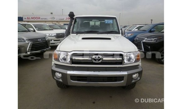 Buy Import Toyota Land Cruiser White Car in Import - Dubai in Aragatsotn Buy Import Toyota Land Cruiser White Car in Import - Dubai in Aragatsotn