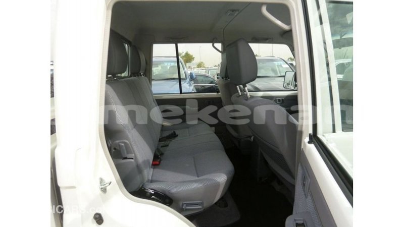 Big with watermark toyota land cruiser aragatsotn import dubai 2704
