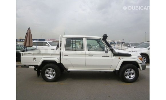 Buy Import Toyota Land Cruiser White Car in Import - Dubai in Aragatsotn Buy Import Toyota Land Cruiser White Car in Import - Dubai in Aragatsotn