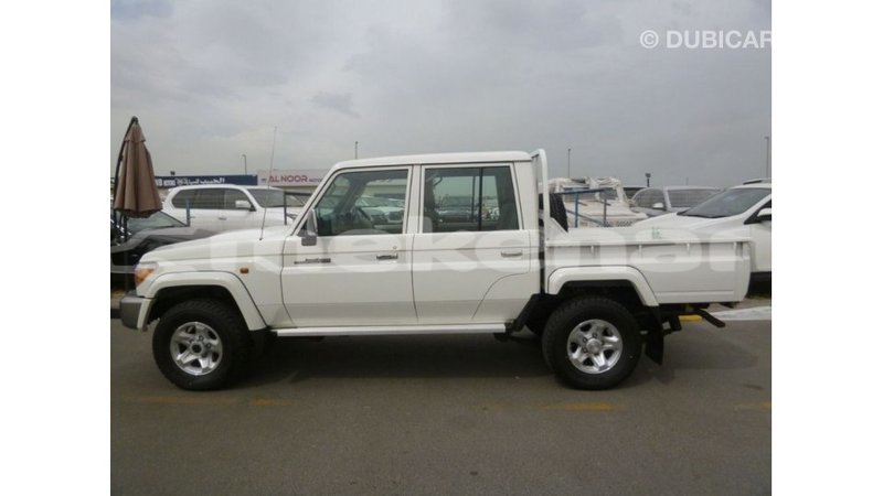 Big with watermark toyota land cruiser aragatsotn import dubai 2704
