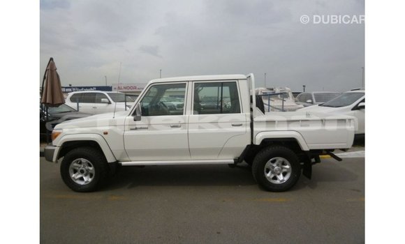 Buy Import Toyota Land Cruiser White Car in Import - Dubai in Aragatsotn Buy Import Toyota Land Cruiser White Car in Import - Dubai in Aragatsotn
