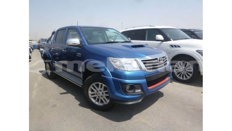 Big with watermark toyota hilux aragatsotn import dubai 2706