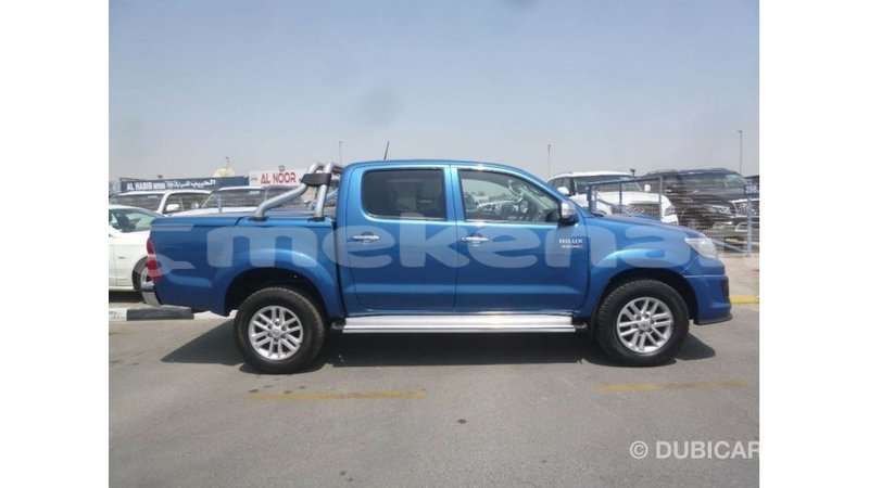 Big with watermark toyota hilux aragatsotn import dubai 2706