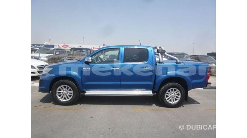 Big with watermark toyota hilux aragatsotn import dubai 2706