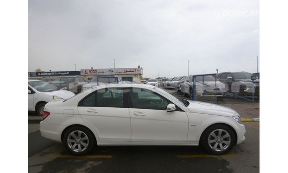 Buy Import Mercedes-Benz 200 White Car in Import - Dubai in Aragatsotn Buy Import Mercedes-Benz 200 White Car in Import - Dubai in Aragatsotn