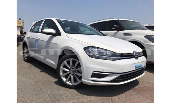 Buy Import Volkswagen Golf White Car in Import - Dubai in Aragatsotn