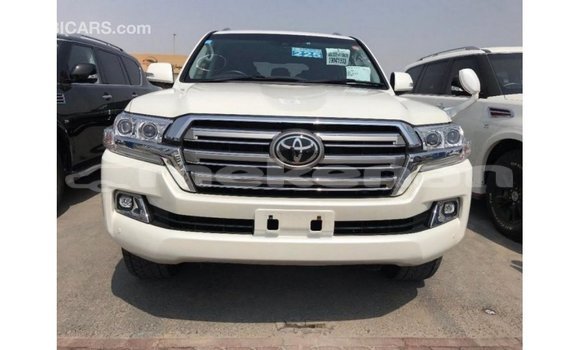 Buy Import Toyota Land Cruiser White Car in Import - Dubai in Aragatsotn Buy Import Toyota Land Cruiser White Car in Import - Dubai in Aragatsotn