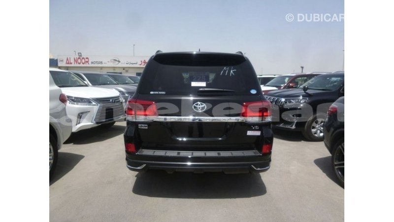 Big with watermark toyota land cruiser aragatsotn import dubai 2717