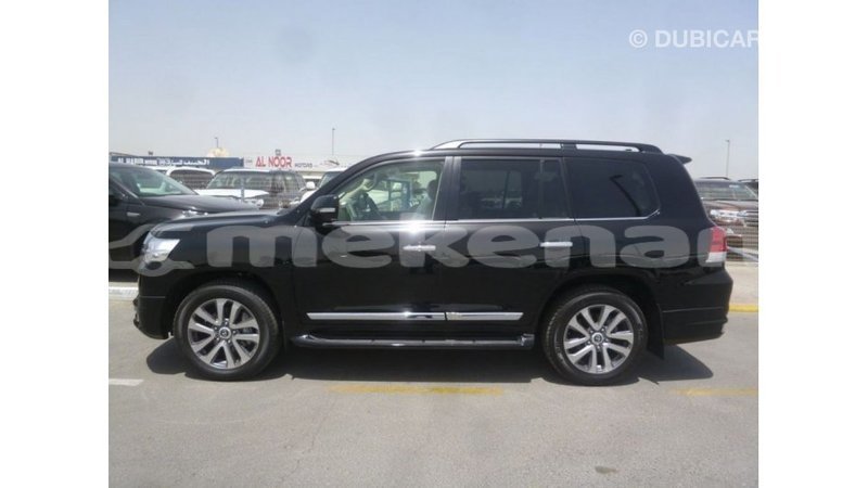 Big with watermark toyota land cruiser aragatsotn import dubai 2717