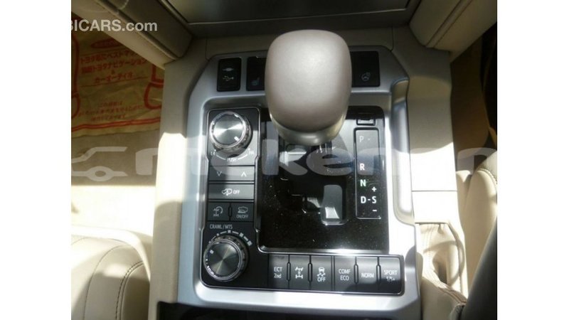 Big with watermark toyota land cruiser aragatsotn import dubai 2717