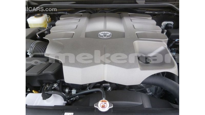 Big with watermark toyota land cruiser aragatsotn import dubai 2717
