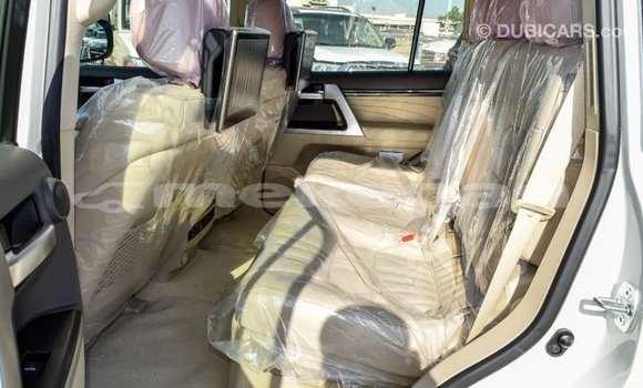 Buy Import Toyota Land Cruiser White Car in Import - Dubai in Aragatsotn Buy Import Toyota Land Cruiser White Car in Import - Dubai in Aragatsotn
