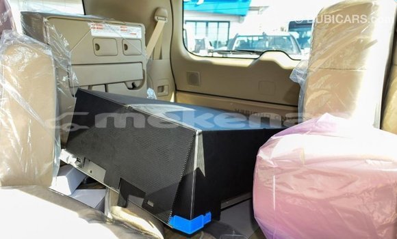 Buy Import Toyota Land Cruiser White Car in Import - Dubai in Aragatsotn Buy Import Toyota Land Cruiser White Car in Import - Dubai in Aragatsotn