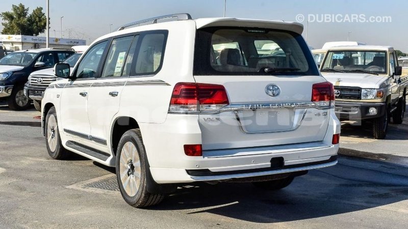 Big with watermark toyota land cruiser aragatsotn import dubai 2722