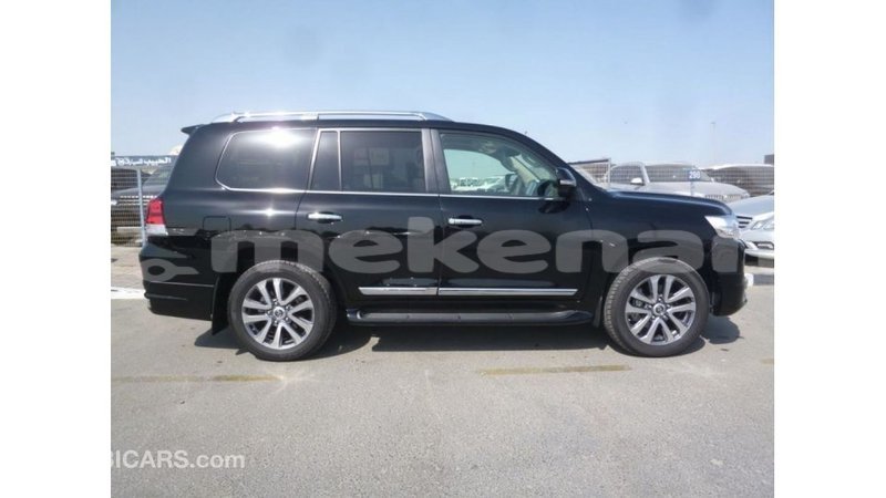 Big with watermark toyota land cruiser aragatsotn import dubai 2729