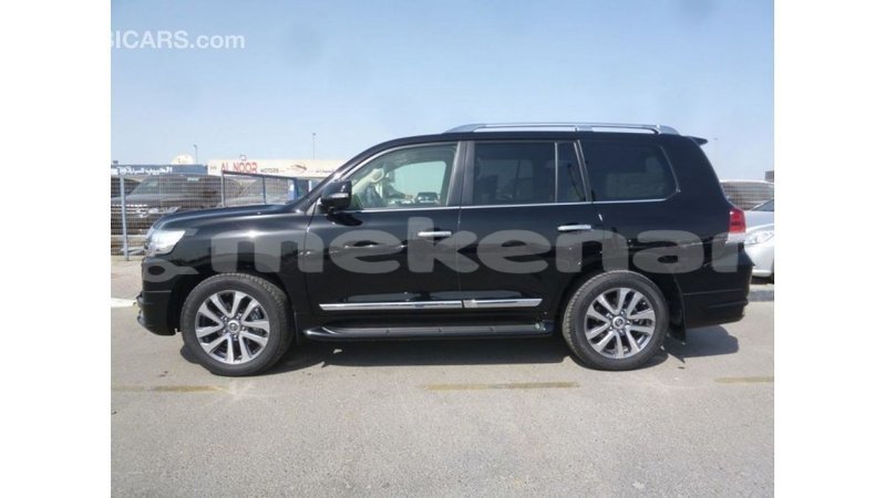 Big with watermark toyota land cruiser aragatsotn import dubai 2729
