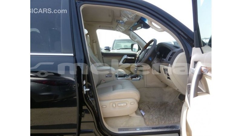 Big with watermark toyota land cruiser aragatsotn import dubai 2729