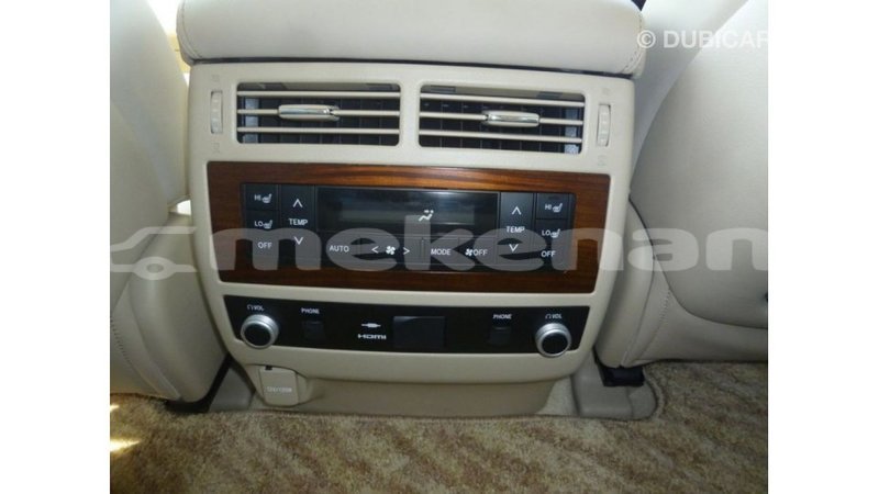 Big with watermark toyota land cruiser aragatsotn import dubai 2729