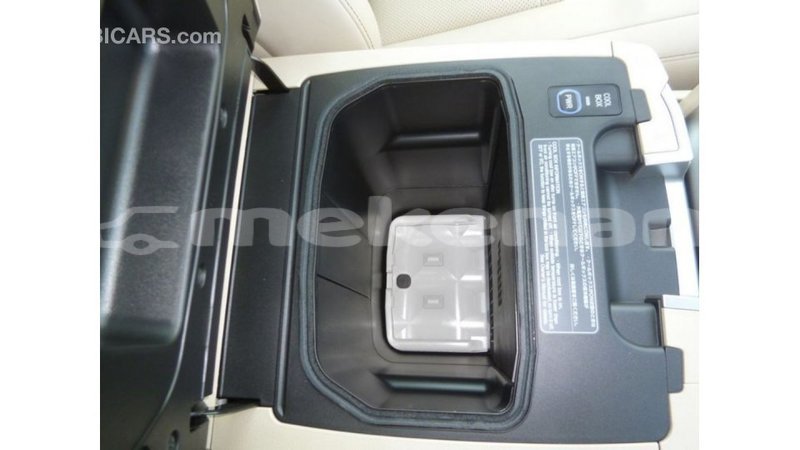 Big with watermark toyota land cruiser aragatsotn import dubai 2729