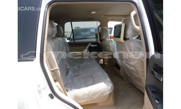 Buy Import Toyota Land Cruiser White Car in Import - Dubai in Aragatsotn Buy Import Toyota Land Cruiser White Car in Import - Dubai in Aragatsotn