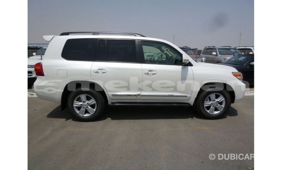 Buy Import Toyota Land Cruiser White Car in Import - Dubai in Aragatsotn Buy Import Toyota Land Cruiser White Car in Import - Dubai in Aragatsotn