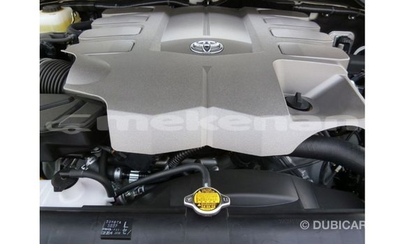 Buy Import Toyota Land Cruiser White Car in Import - Dubai in Aragatsotn Buy Import Toyota Land Cruiser White Car in Import - Dubai in Aragatsotn