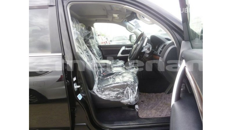 Big with watermark toyota land cruiser aragatsotn import dubai 2734