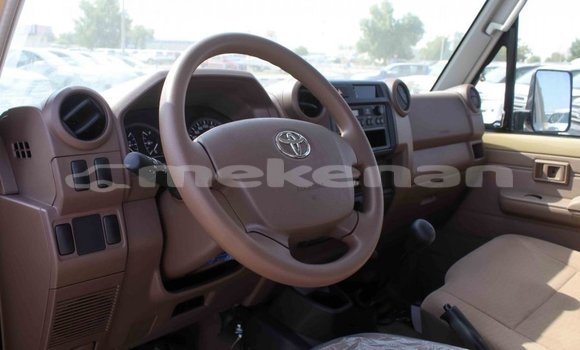 Buy Import Toyota Land Cruiser Beige Car in Import - Dubai in Aragatsotn Buy Import Toyota Land Cruiser Beige Car in Import - Dubai in Aragatsotn