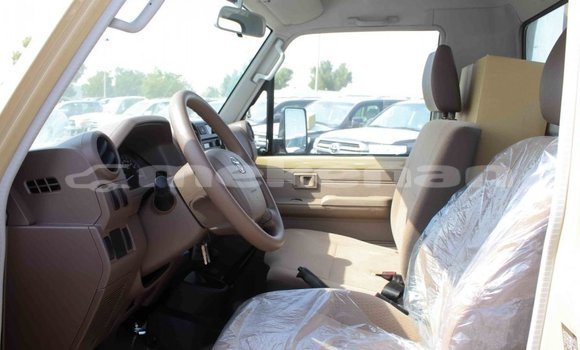 Buy Import Toyota Land Cruiser Beige Car in Import - Dubai in Aragatsotn Buy Import Toyota Land Cruiser Beige Car in Import - Dubai in Aragatsotn