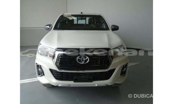 Buy Import Toyota Hilux White Car in Import - Dubai in Aragatsotn Buy Import Toyota Hilux White Car in Import - Dubai in Aragatsotn