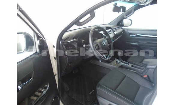 Buy Import Toyota Hilux White Car in Import - Dubai in Aragatsotn Buy Import Toyota Hilux White Car in Import - Dubai in Aragatsotn