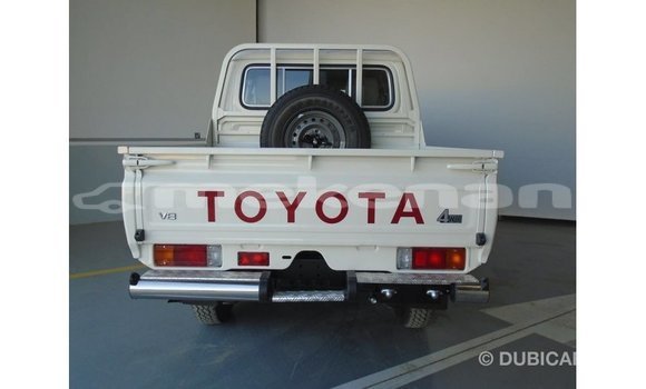 Buy Import Toyota Land Cruiser White Car in Import - Dubai in Aragatsotn Buy Import Toyota Land Cruiser White Car in Import - Dubai in Aragatsotn