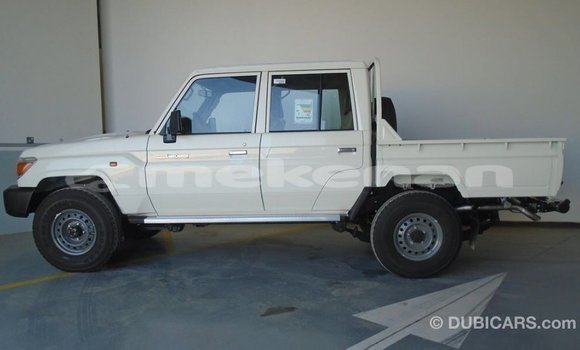 Buy Import Toyota Land Cruiser White Car in Import - Dubai in Aragatsotn Buy Import Toyota Land Cruiser White Car in Import - Dubai in Aragatsotn