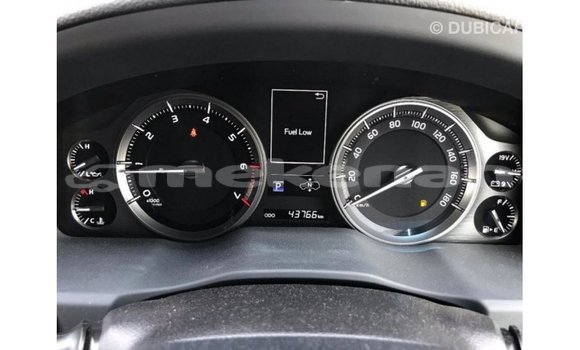 Buy Import Toyota Land Cruiser White Car in Import - Dubai in Aragatsotn Buy Import Toyota Land Cruiser White Car in Import - Dubai in Aragatsotn