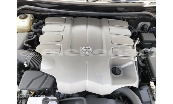 Buy Import Toyota Land Cruiser White Car in Import - Dubai in Aragatsotn Buy Import Toyota Land Cruiser White Car in Import - Dubai in Aragatsotn