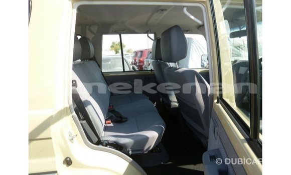 Buy Import Toyota Land Cruiser Beige Car in Import - Dubai in Aragatsotn Buy Import Toyota Land Cruiser Beige Car in Import - Dubai in Aragatsotn