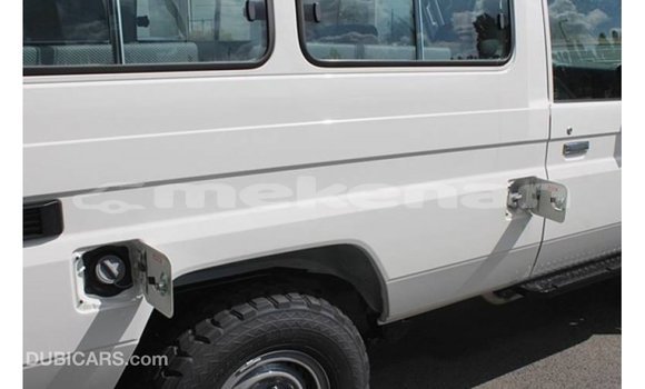 Buy Import Toyota Land Cruiser White Car in Import - Dubai in Aragatsotn Buy Import Toyota Land Cruiser White Car in Import - Dubai in Aragatsotn